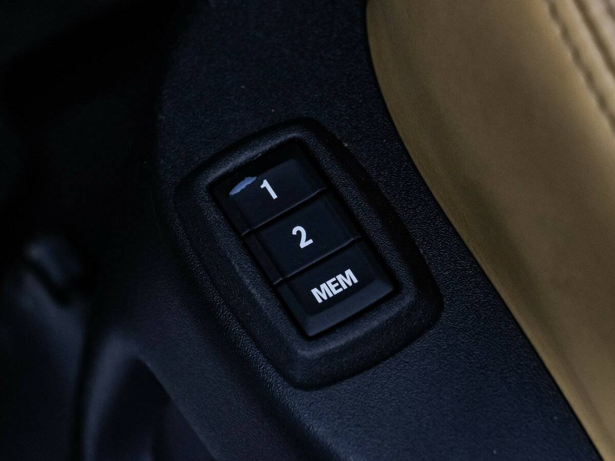 Cadillac SRX с пробегом — 2014 год. Фото: #20