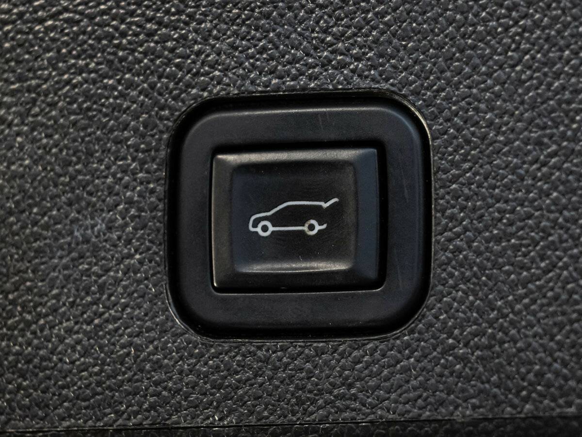 Cadillac SRX с пробегом — 2014 год. Фото: #22