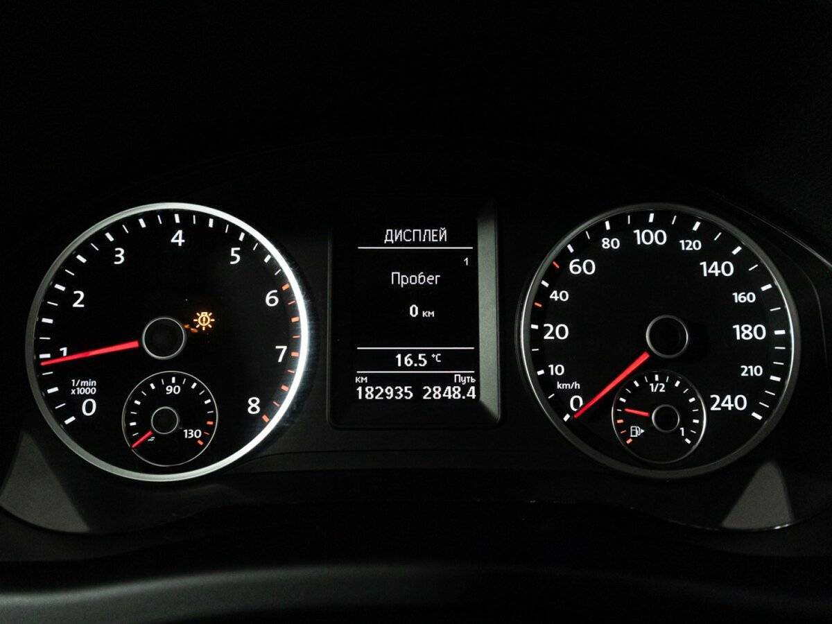 Volkswagen Tiguan с пробегом — 2014 год. Фото: #11