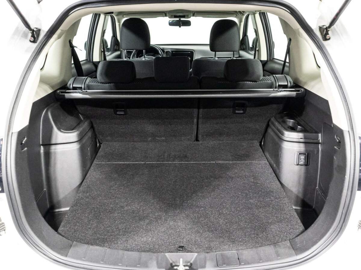 Mitsubishi Outlander с пробегом — 2022 год. Фото: #14