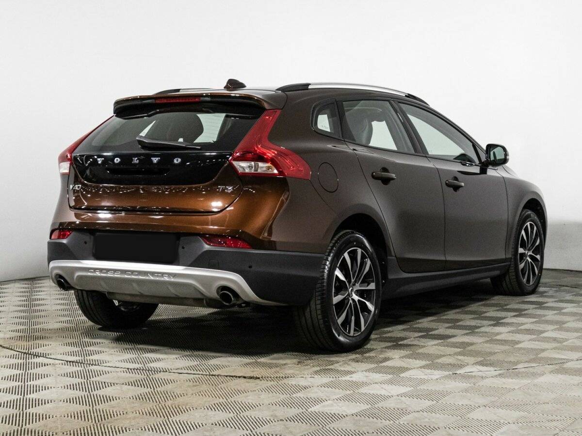 Volvo V40 Cross Country с пробегом — 2019 год. Фото: #4
