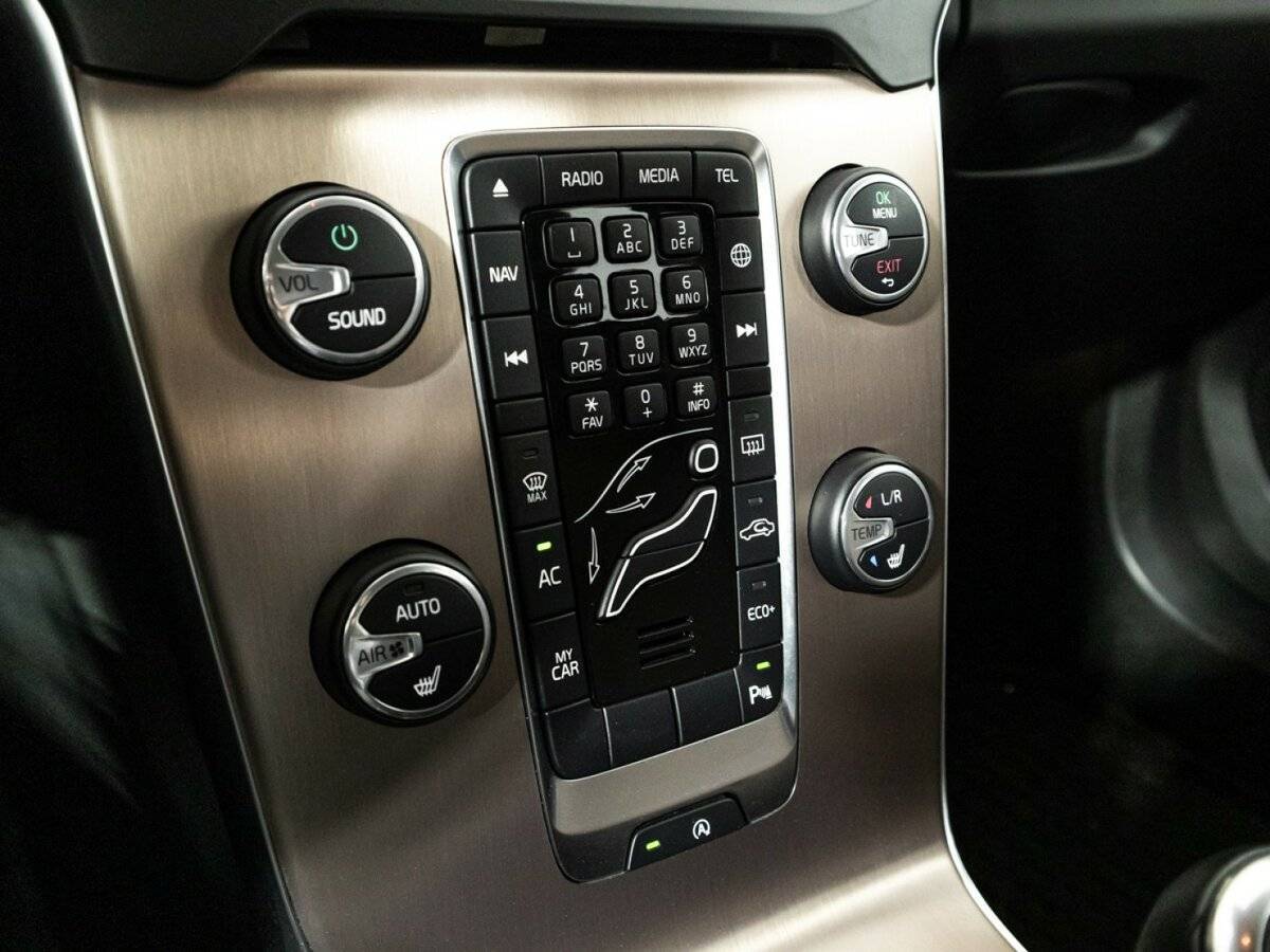 Volvo V40 Cross Country с пробегом — 2019 год. Фото: #17