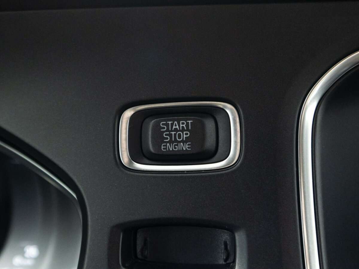 Volvo V40 Cross Country с пробегом — 2019 год. Фото: #19