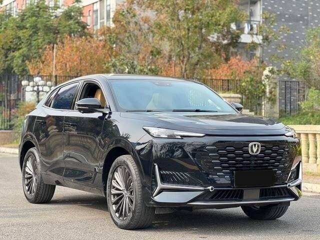 Changan UNI-K с пробегом — 2022 год. Фото: #2