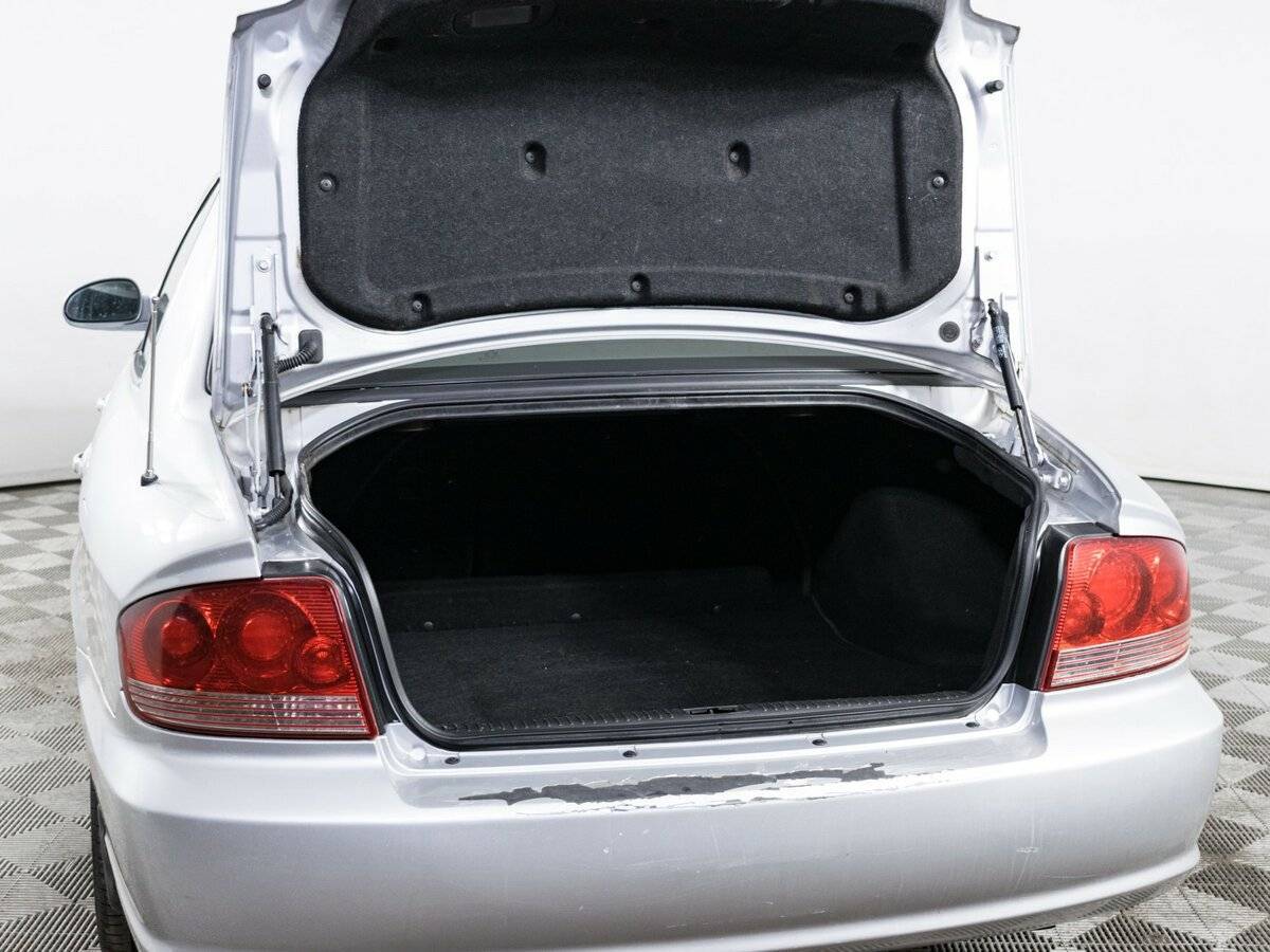 Hyundai Sonata с пробегом — 2006 год. Фото: #6