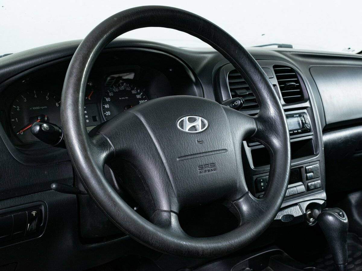 Hyundai Sonata с пробегом — 2006 год. Фото: #11