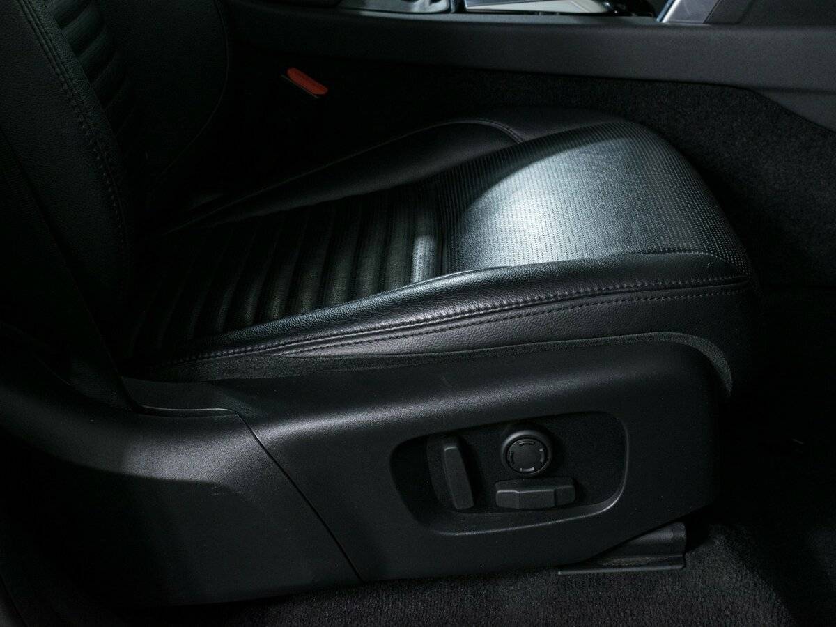 Land Rover Discovery Sport с пробегом — 2020 год. Фото: #17