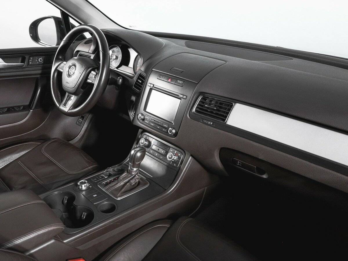 Volkswagen Touareg с пробегом — 2011 год. Фото: #8