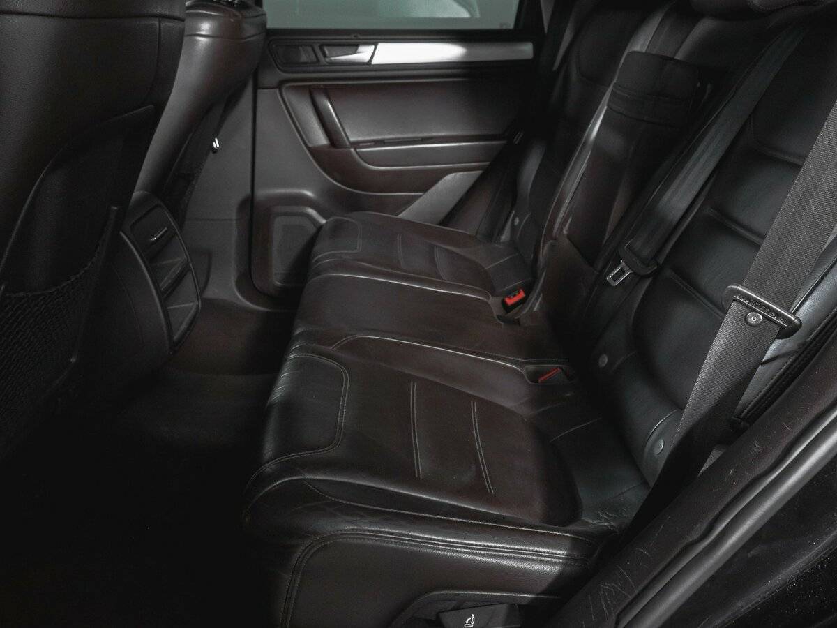 Volkswagen Touareg с пробегом — 2011 год. Фото: #9