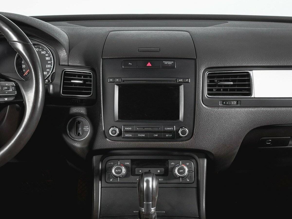 Volkswagen Touareg с пробегом — 2011 год. Фото: #12