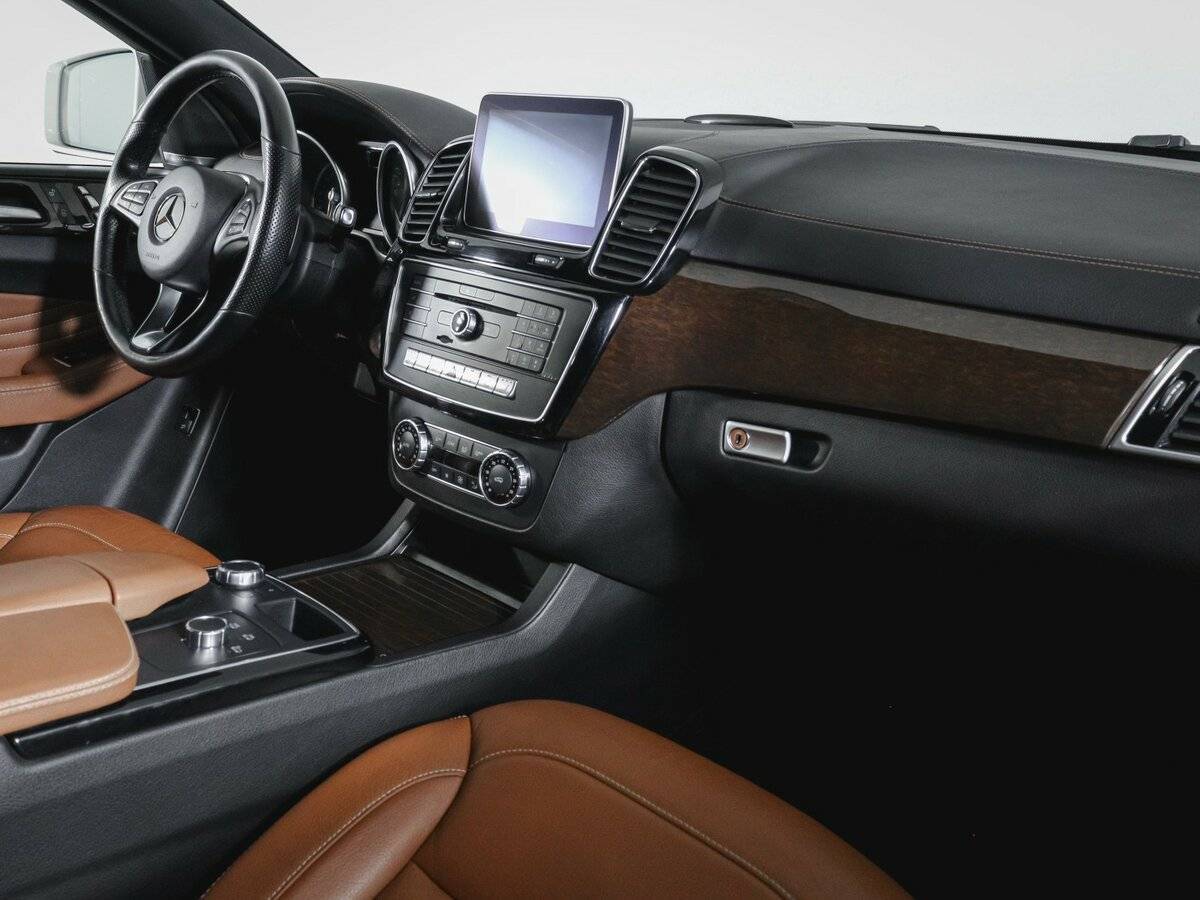 Mercedes-Benz GLE Coupe с пробегом — 2015 год. Фото: #8