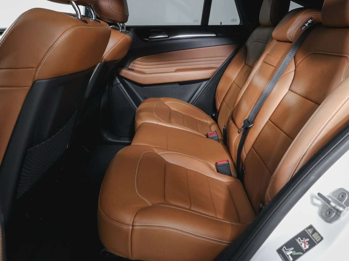 Mercedes-Benz GLE Coupe с пробегом — 2015 год. Фото: #9