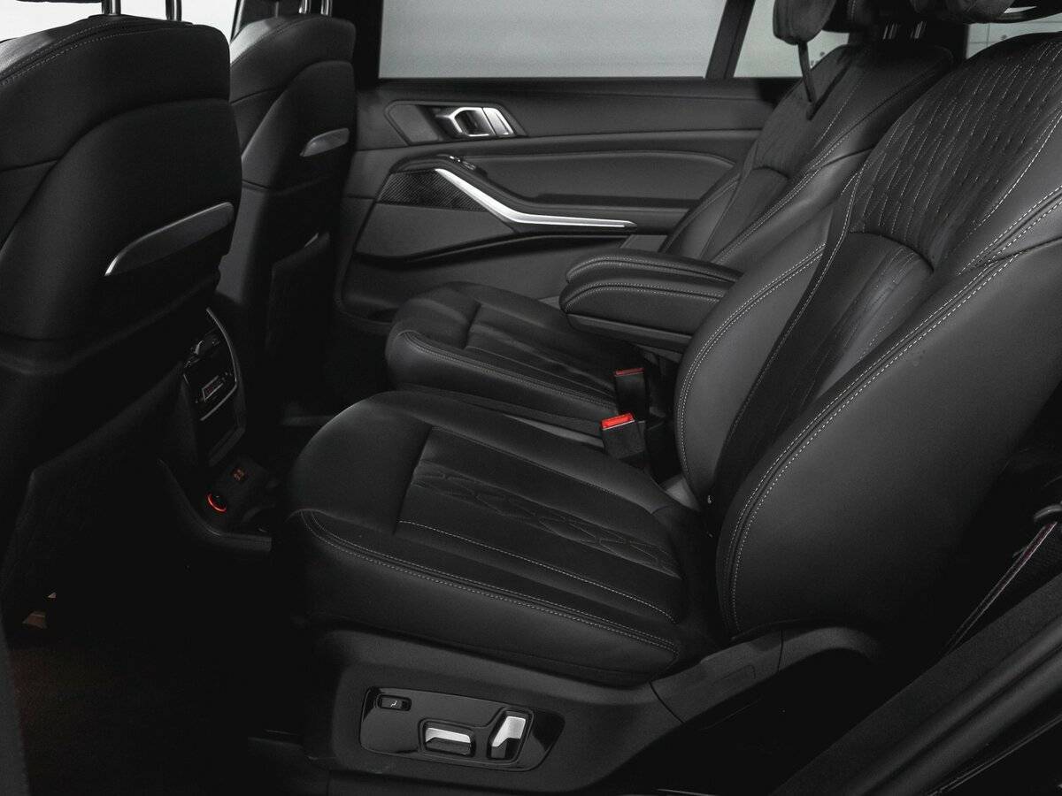 BMW X7 с пробегом — 2023 год. Фото: #9