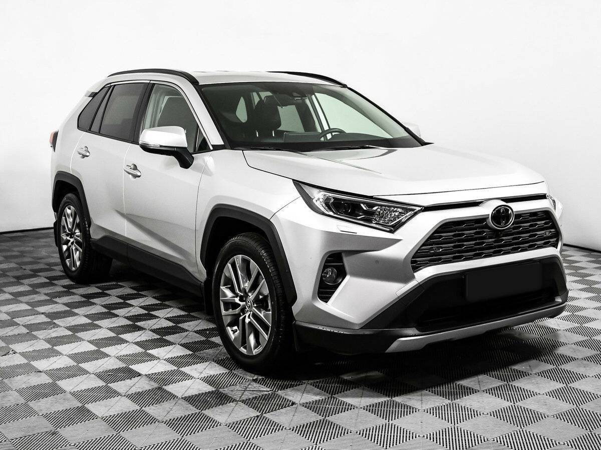 Toyota RAV4 с пробегом — 2021 год. Фото: #2