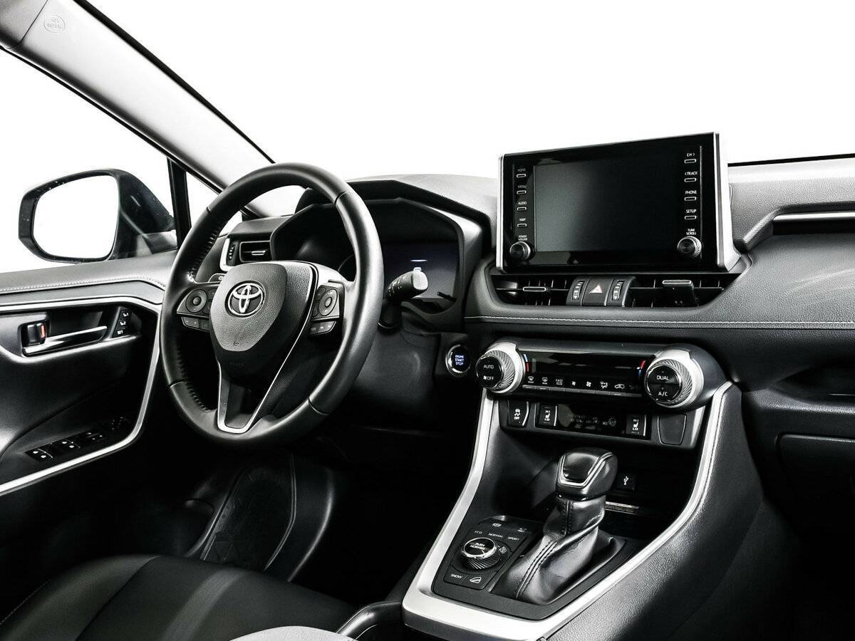 Toyota RAV4 с пробегом — 2021 год. Фото: #8