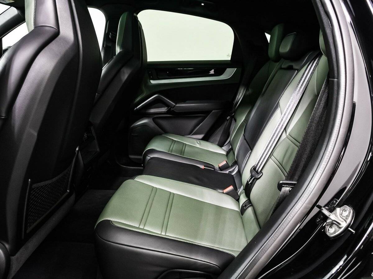 Porsche Cayenne с пробегом — 2024 год. Фото: #11