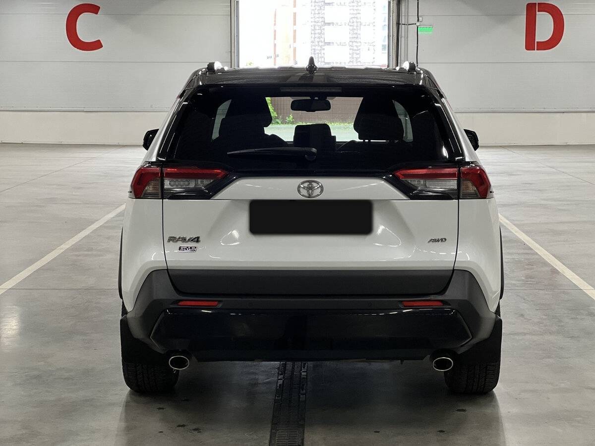 Toyota RAV4 с пробегом — 2021 год. Фото: #5