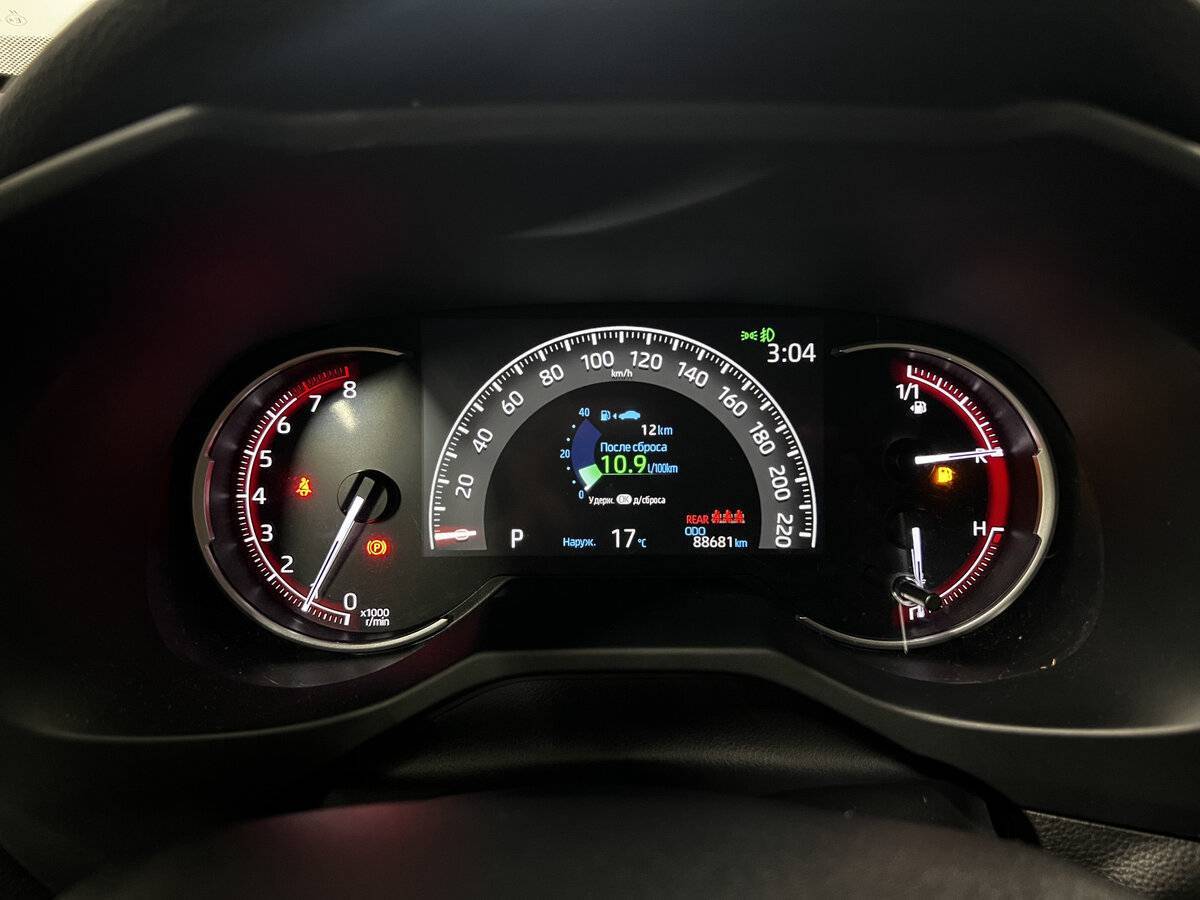 Toyota RAV4 с пробегом — 2021 год. Фото: #12