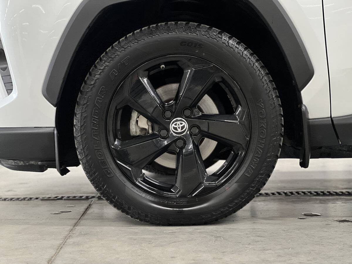 Toyota RAV4 с пробегом — 2021 год. Фото: #17