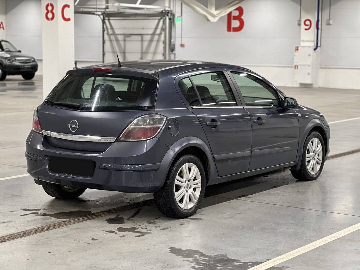 Opel Astra с пробегом — 2008 год. Фото: #4