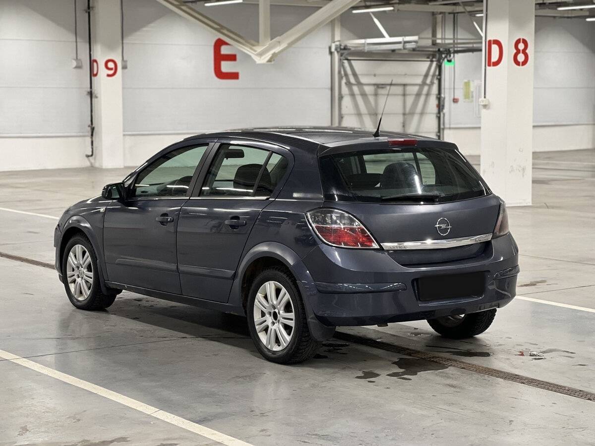 Opel Astra с пробегом — 2008 год. Фото: #6