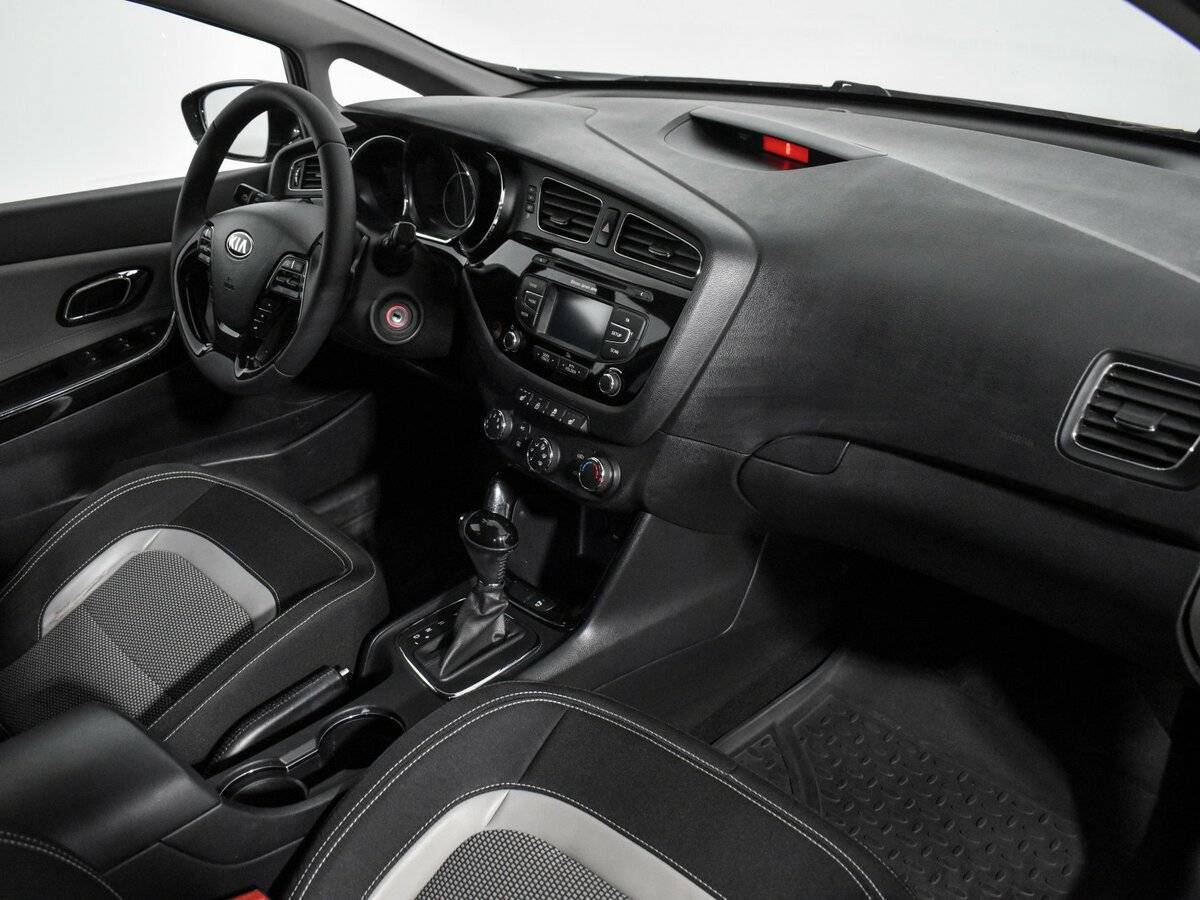 Kia Ceed с пробегом — 2014 год. Фото: #11