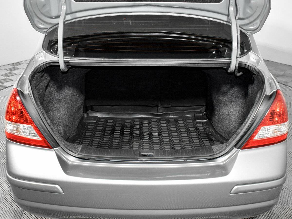 Nissan Tiida с пробегом — 2013 год. Фото: #16