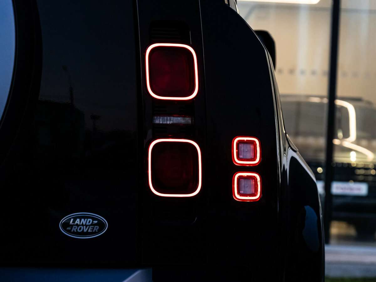 Land Rover Defender с пробегом — 2021 год. Фото: #7