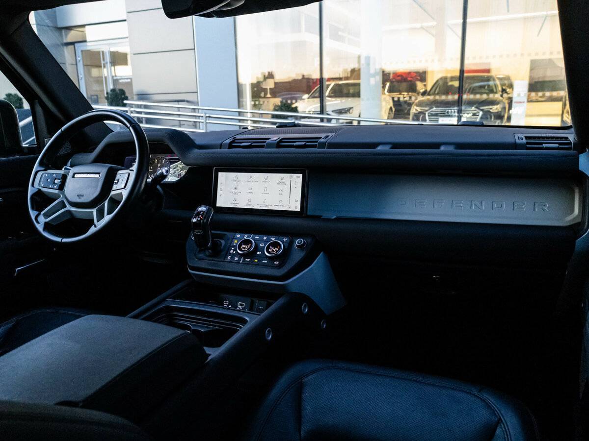 Land Rover Defender с пробегом — 2021 год. Фото: #8