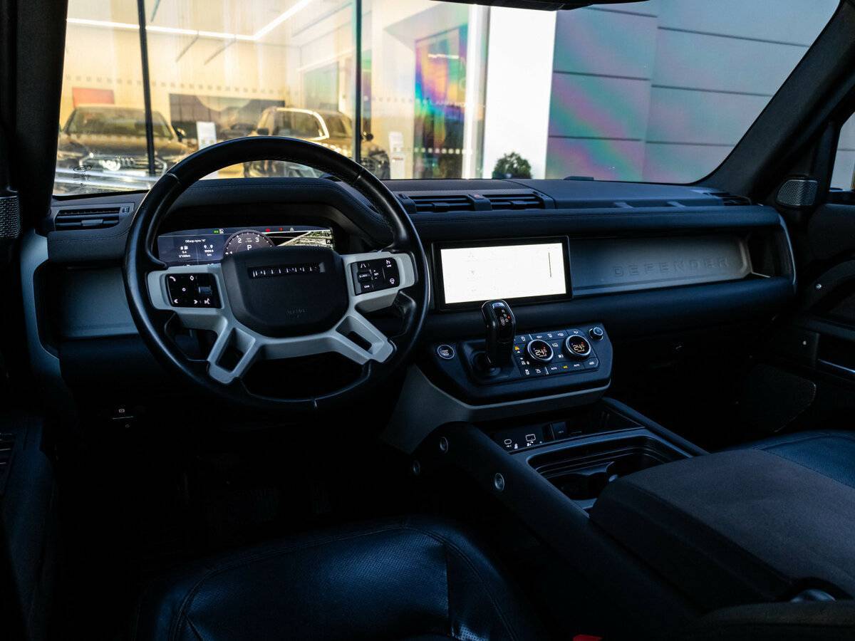 Land Rover Defender с пробегом — 2021 год. Фото: #10