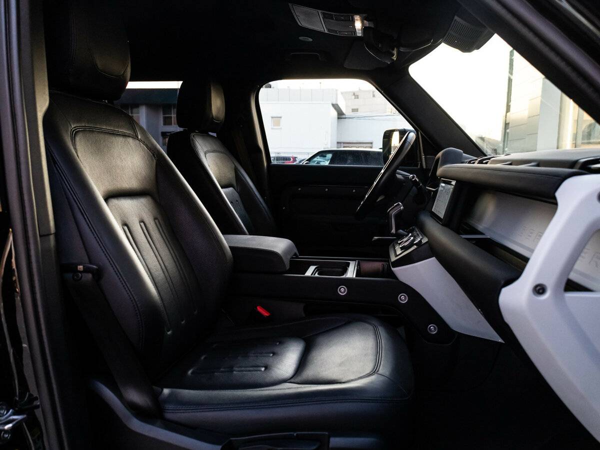 Land Rover Defender с пробегом — 2021 год. Фото: #17