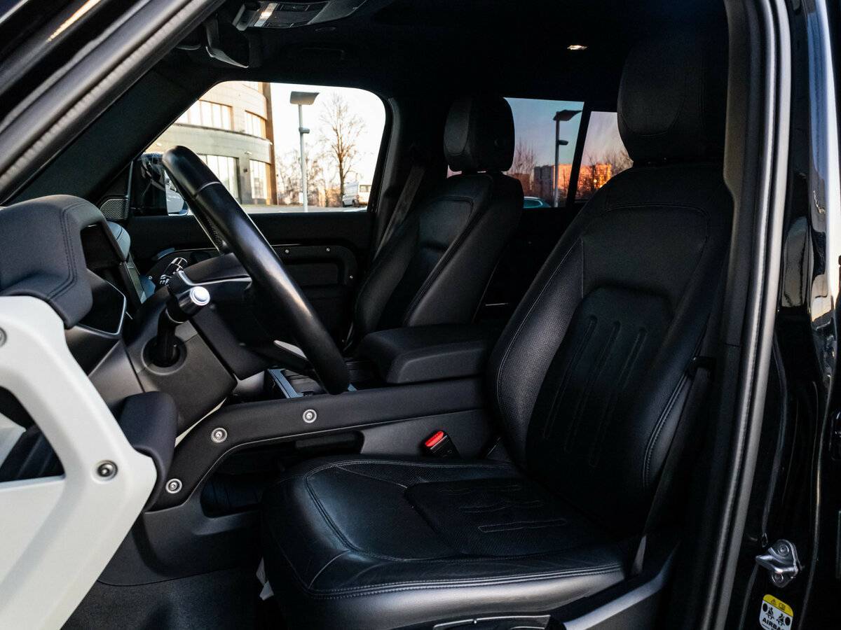 Land Rover Defender с пробегом — 2021 год. Фото: #18