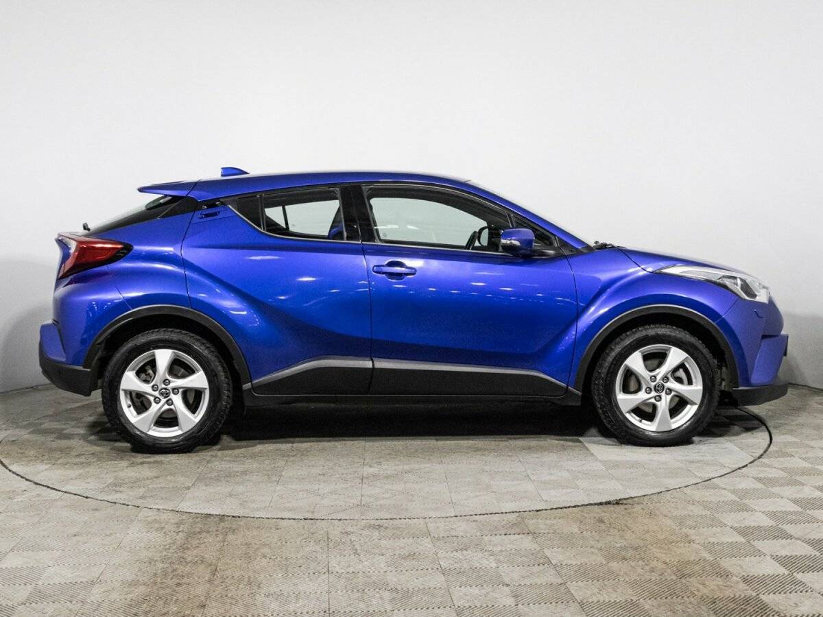 Toyota C-HR с пробегом — 2019 год. Фото: #3