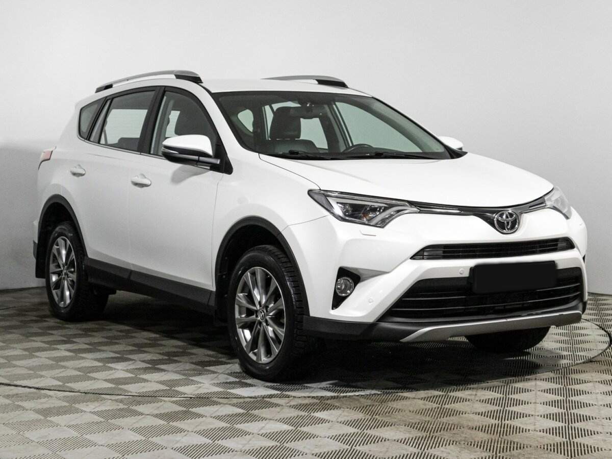 Toyota RAV4 с пробегом — 2018 год. Фото: #2