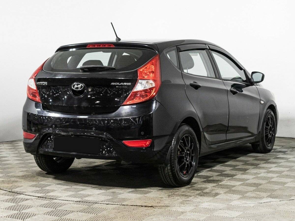 Hyundai Solaris с пробегом — 2011 год. Фото: #4