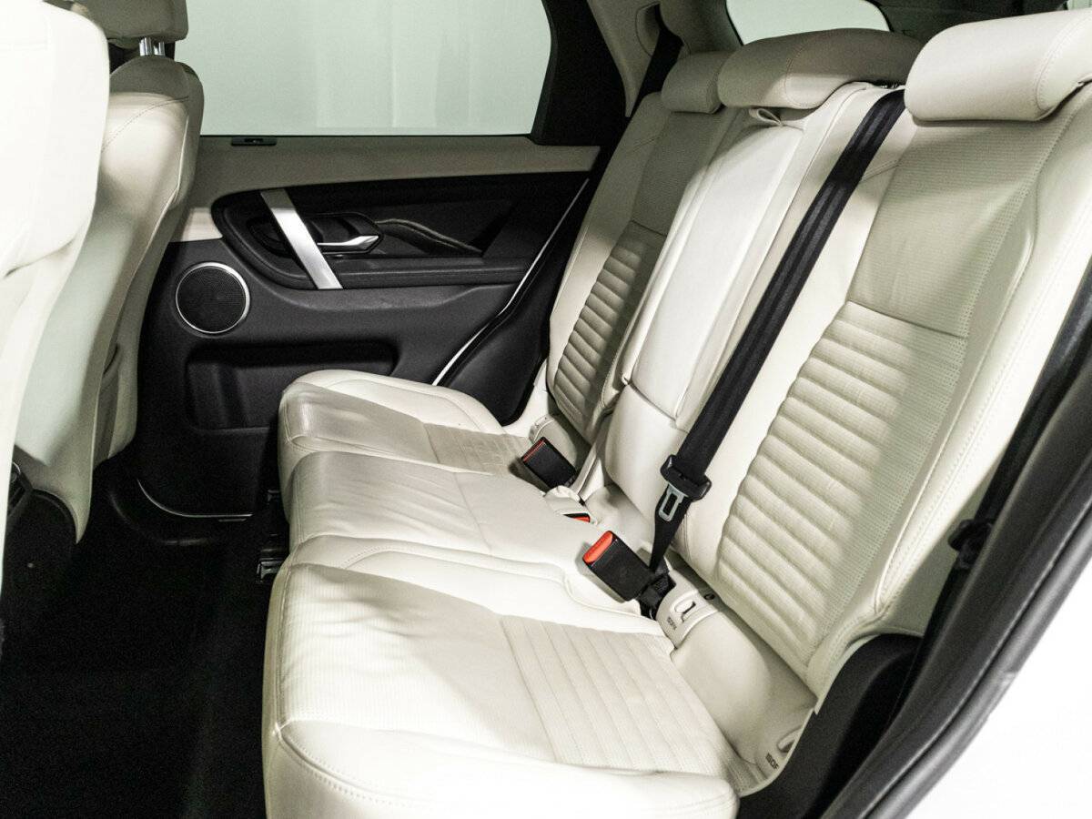 Land Rover Discovery Sport с пробегом — 2021 год. Фото: #9