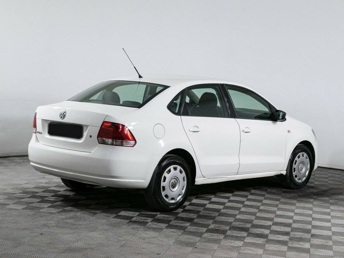 Volkswagen Polo с пробегом — 2011 год. Фото: #3