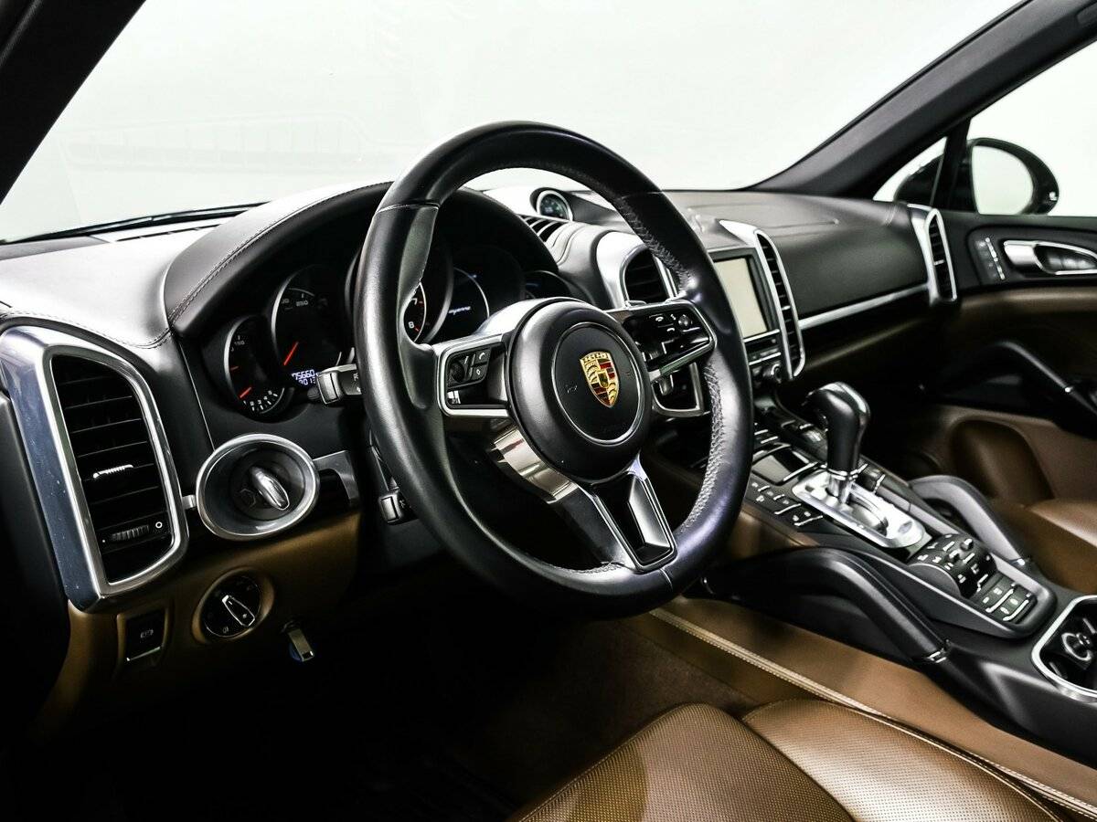 Porsche Cayenne с пробегом — 2015 год. Фото: #12