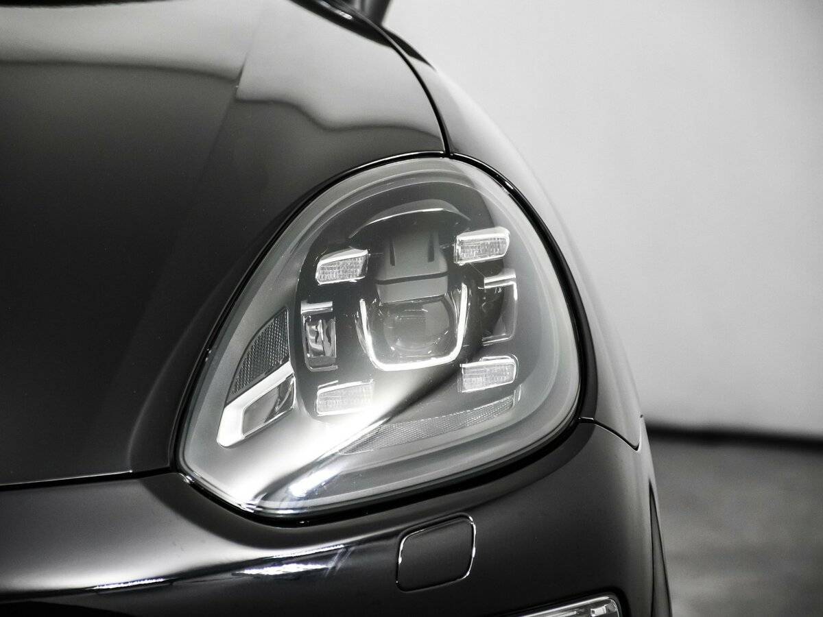 Porsche Cayenne с пробегом — 2015 год. Фото: #13