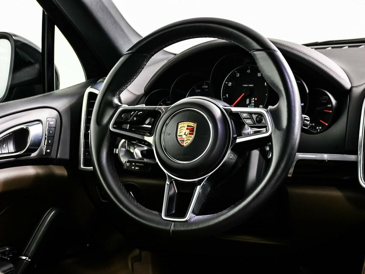 Porsche Cayenne с пробегом — 2015 год. Фото: #14