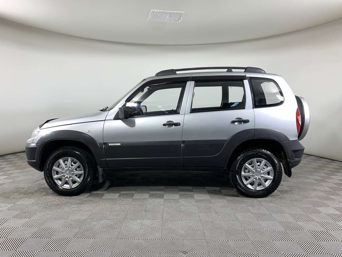 Chevrolet Niva с пробегом — 2011 год. Фото: #7