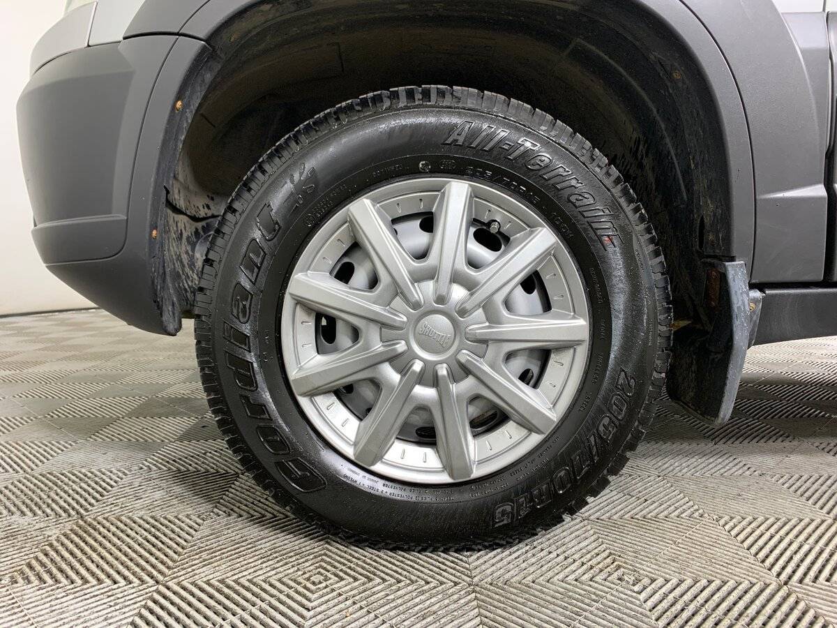 Chevrolet Niva с пробегом — 2011 год. Фото: #8