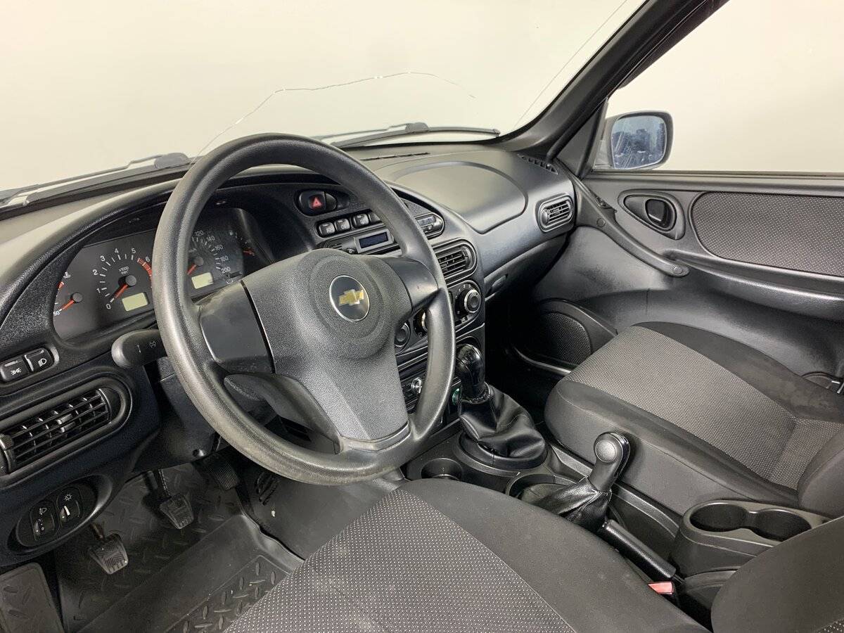 Chevrolet Niva с пробегом — 2011 год. Фото: #10