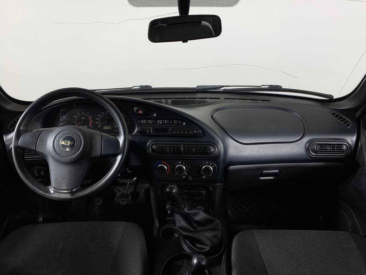 Chevrolet Niva с пробегом — 2011 год. Фото: #11