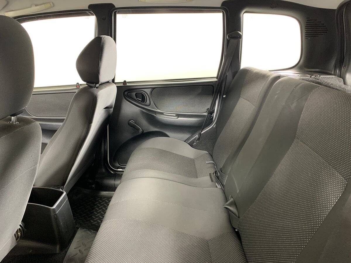 Chevrolet Niva с пробегом — 2011 год. Фото: #17