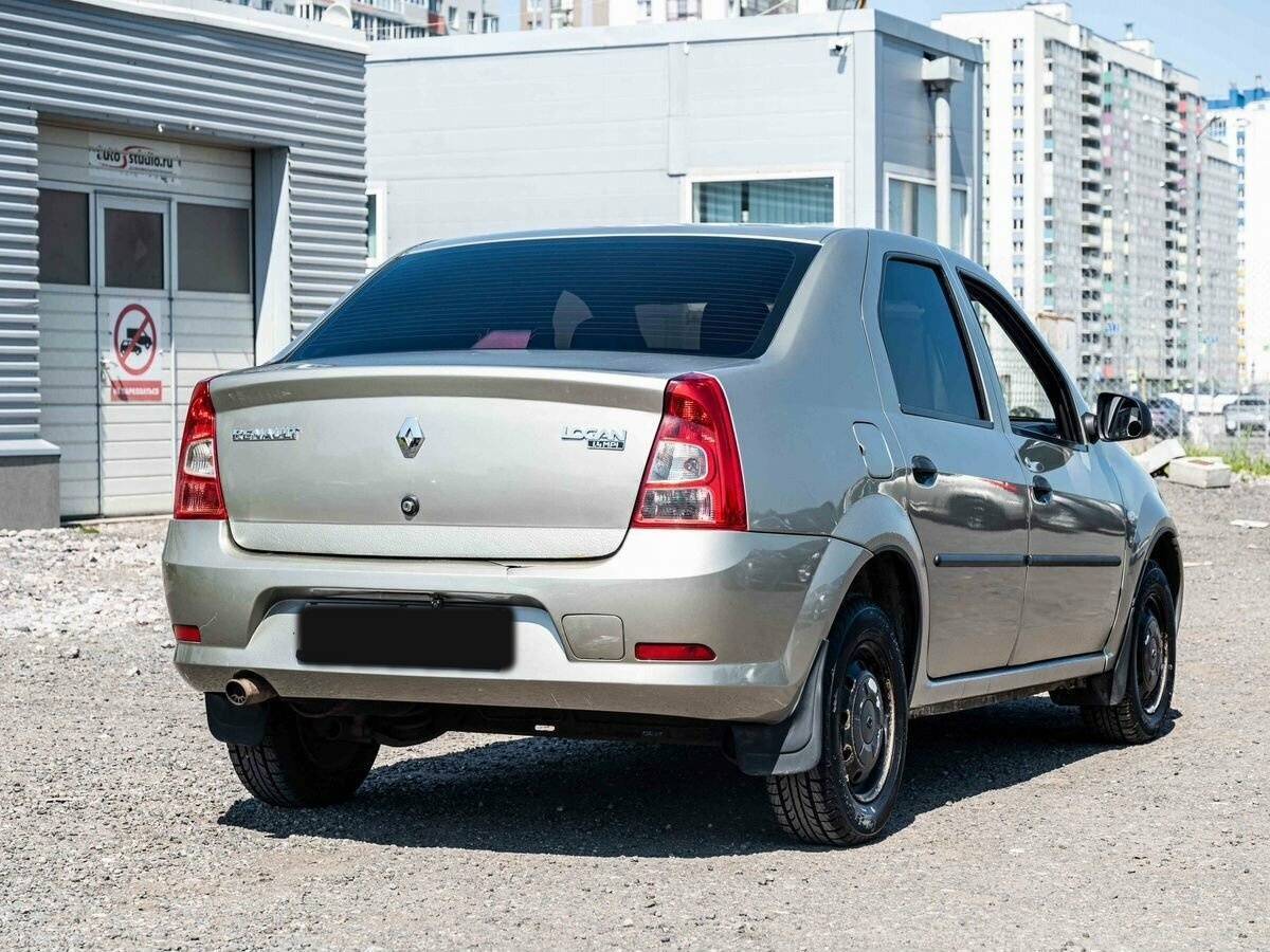 Renault Logan с пробегом — 2010 год. Фото: #5