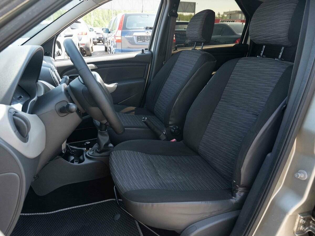 Renault Logan с пробегом — 2010 год. Фото: #8