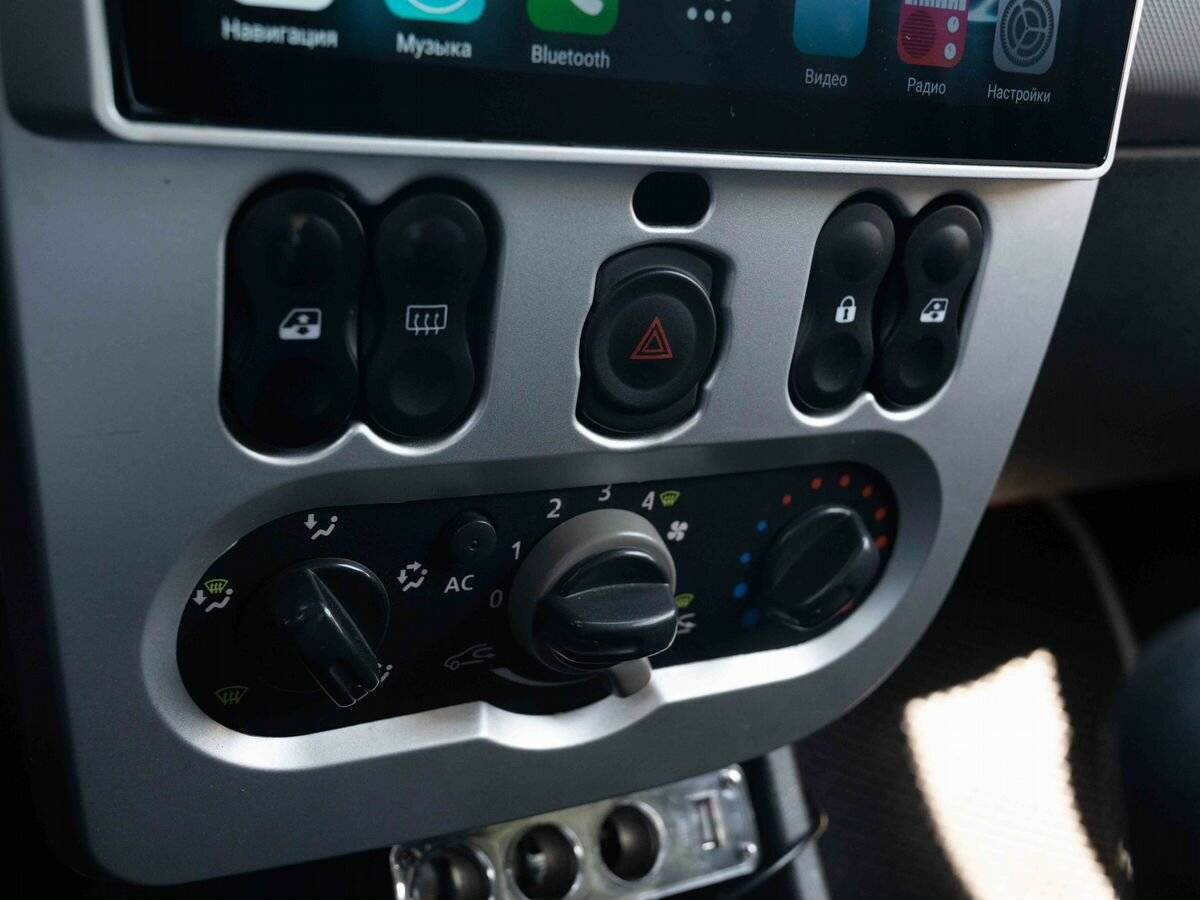 Renault Logan с пробегом — 2010 год. Фото: #17