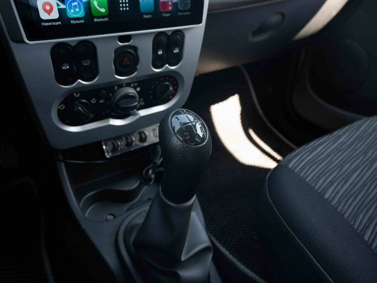 Renault Logan с пробегом — 2010 год. Фото: #18