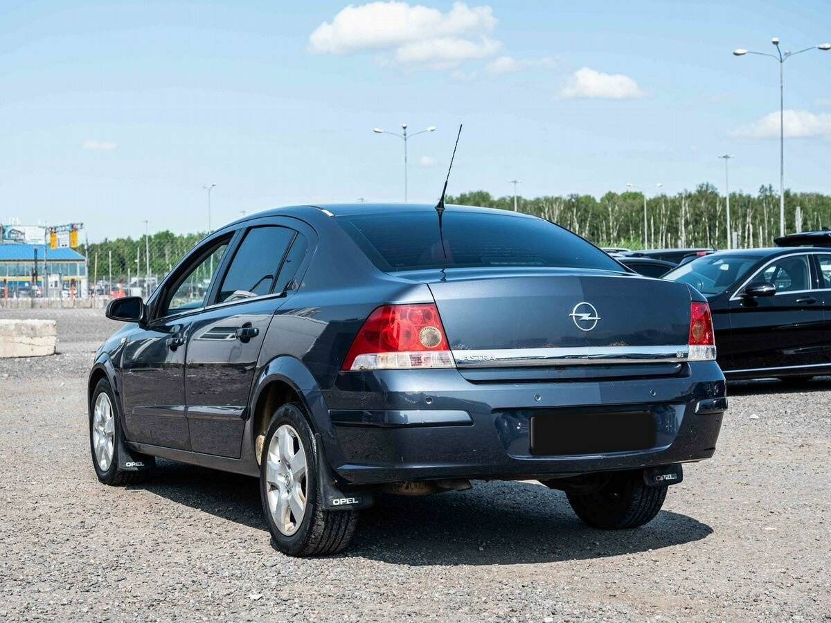 Opel Astra с пробегом — 2008 год. Фото: #3
